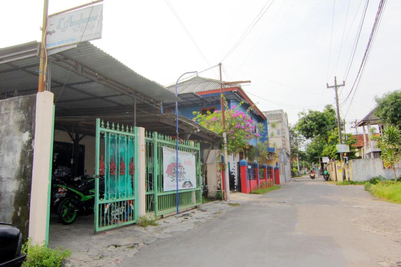 Wisma Sarjana Guesthouse Maguwo Exteriér fotografie