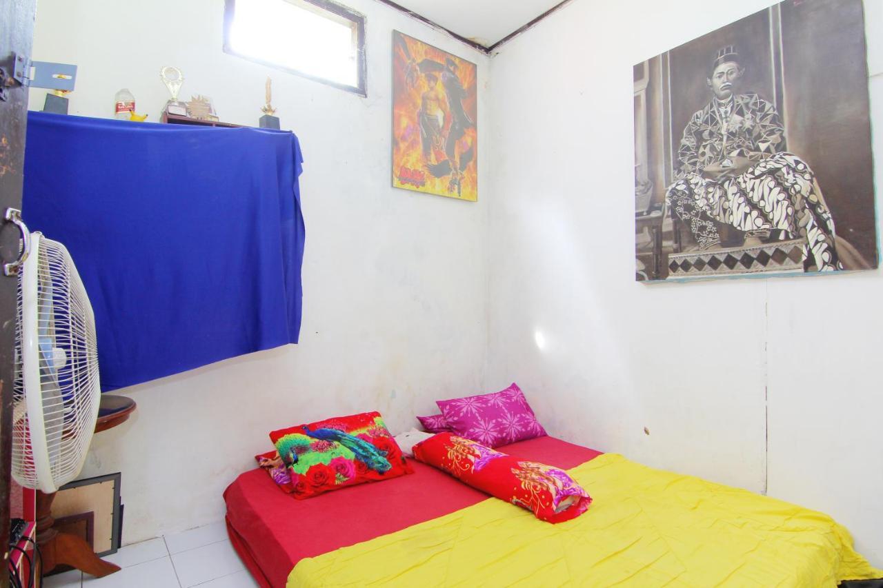 Wisma Sarjana Guesthouse Maguwo Exteriér fotografie